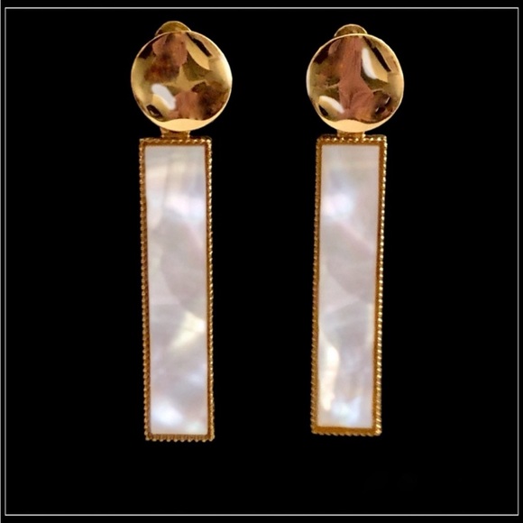 None Jewelry - New Gold statement mod geometric mother of pearl opal Abalone shell bar earrings